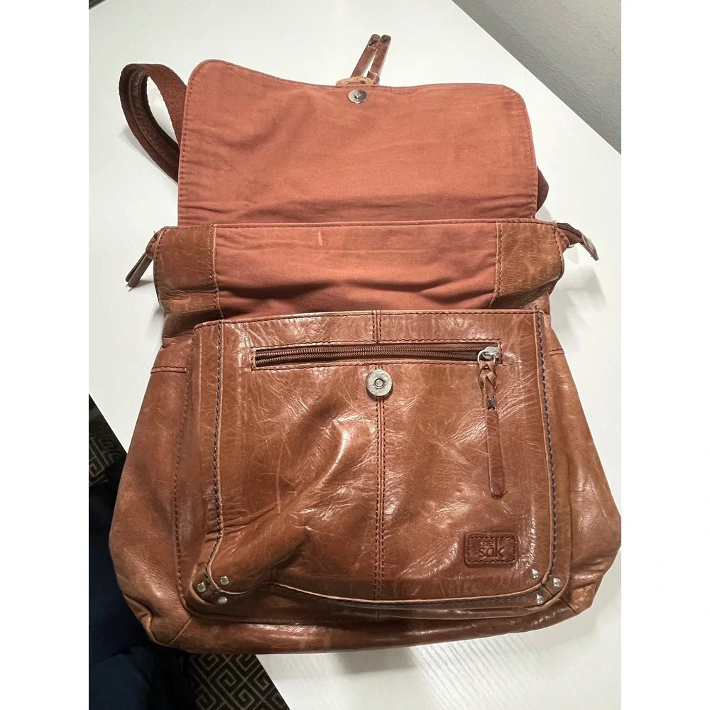 The Sak sak brown